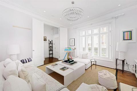 undefined, Lower Belgrave Street, Begravia, SW1W