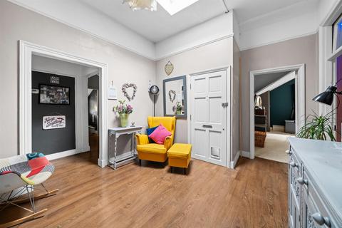 3 bedroom flat for sale, Shortlands Road, Shortlands, BR2