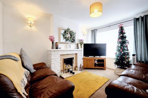 3 bedroom semi-detached house for sale, Derwent Road, Bedworth CV12