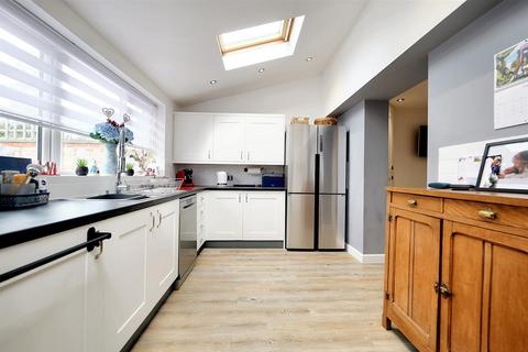 3 bedroom semi-detached house for sale, Derwent Road, Bedworth CV12