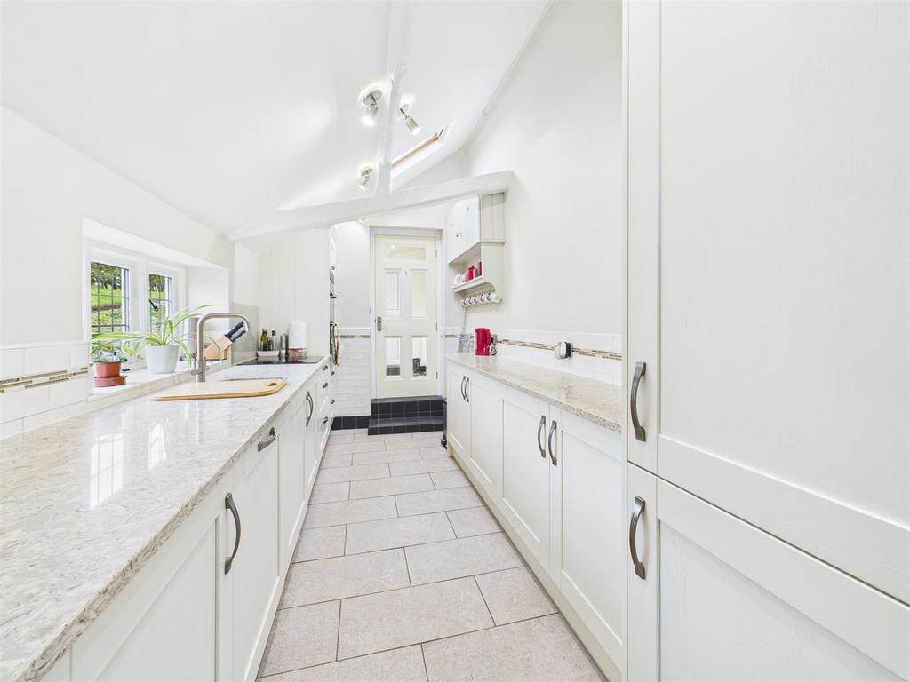 CAM04116 G0-PR0267-STILL012.jpg