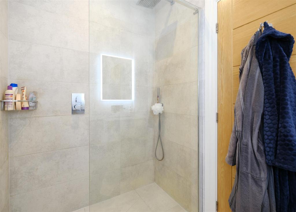Master ensuite