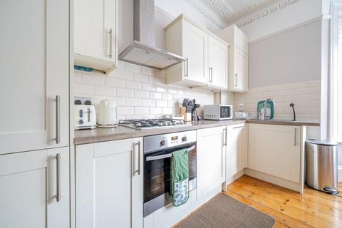 2 bedroom flat for sale, Thurlow Hill, West Dulwich, London, SE21