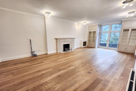 4 bedroom apartment to rent, Bickenhall Mansions, Marylebone, London, W1U