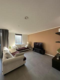 2 bedroom flat to rent, 142 Union Street, London