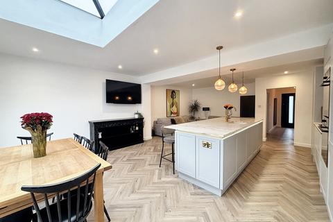 4 bedroom semi-detached house for sale, Parkstone Lane, Manchester M28