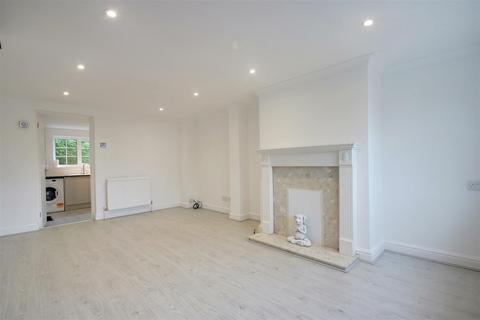 undefined, Aylesbury Road, Bierton