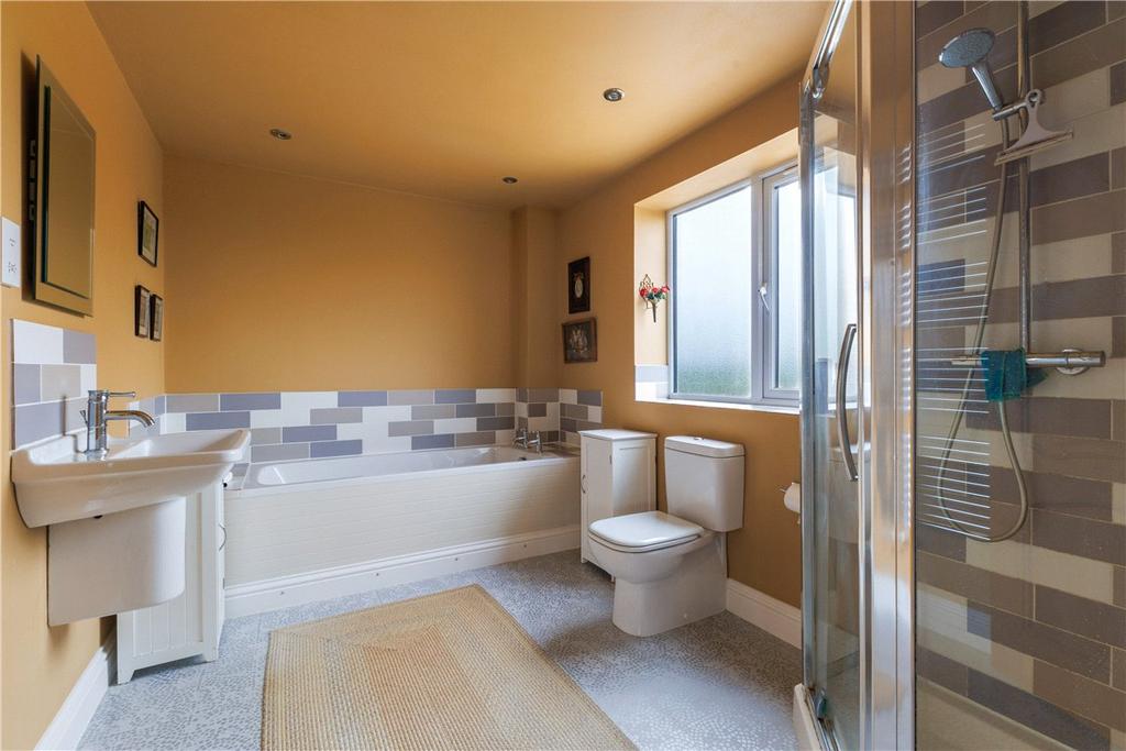 Main Ensuite