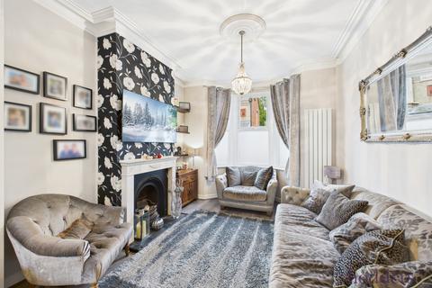 50 Albert Road, Addlestone, KT15 2PX