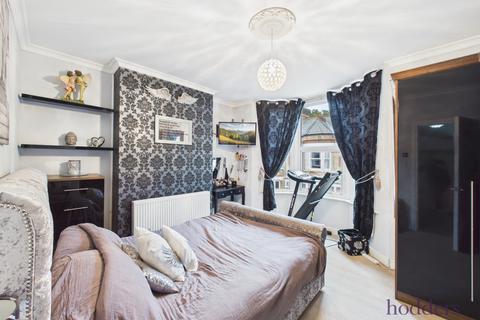 50 Albert Road, Addlestone, KT15 2PX