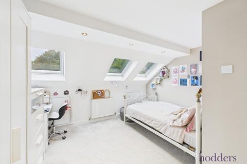50 Albert Road, Addlestone, KT15 2PX