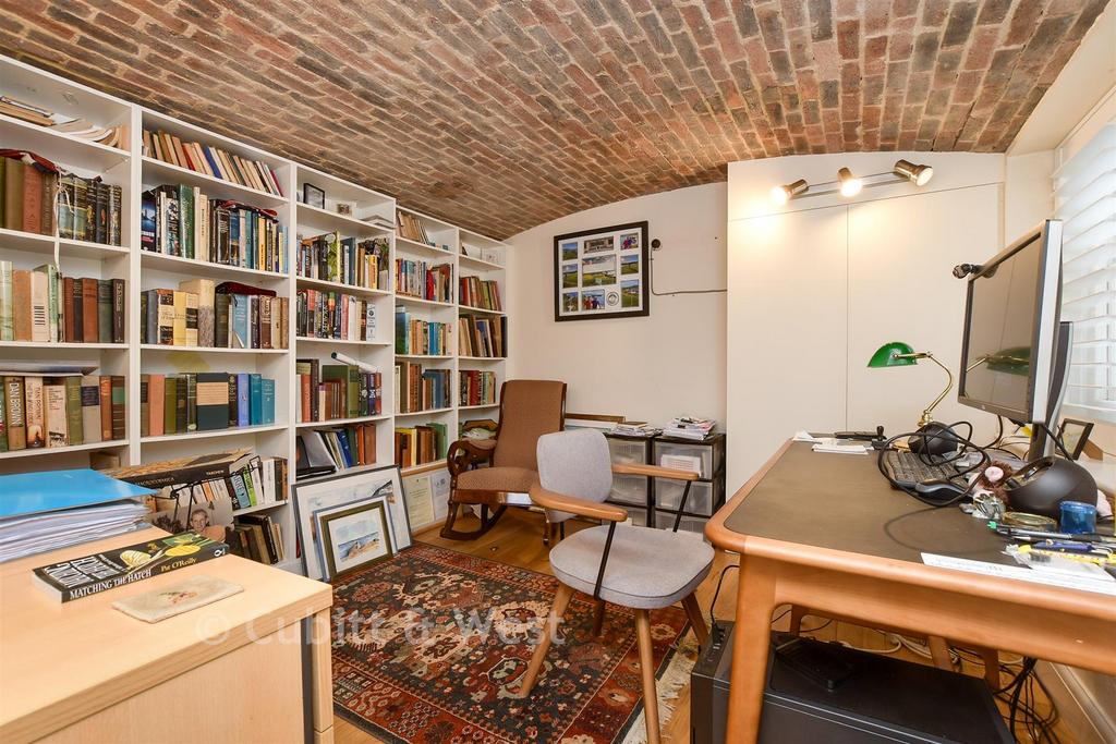 Study / Bedroom 4