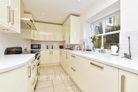 3 bedroom ground floor flat for sale, Royal Earlswood Park, Redhill, Surrey