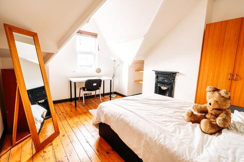 6 bedroom terraced house to rent, Pearson Terrace, Leeds LS6