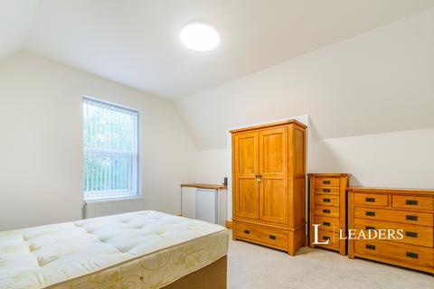 1 bedroom house to rent, Walmersley Road, BL9