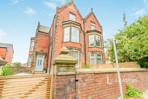1 bedroom house to rent, Walmersley Road, BL9