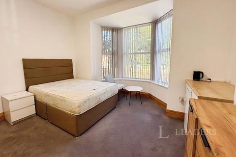 1 bedroom house to rent, Walmersley Road, BL9
