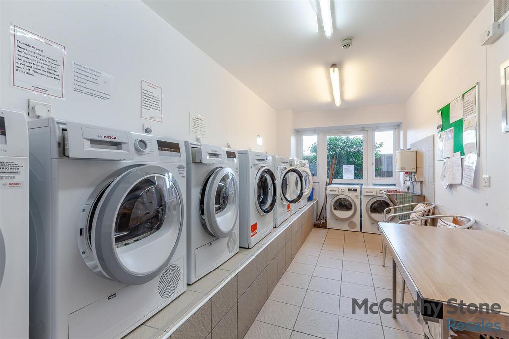 8666554-interior16.jpg