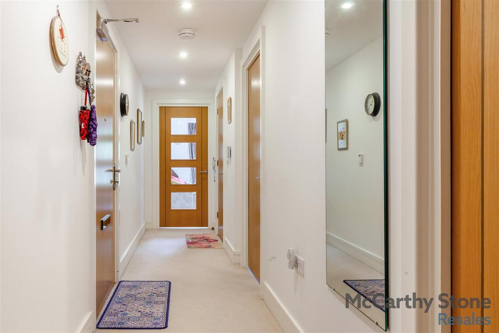 8649680-interior12.jpg