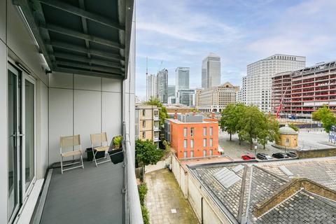 1 bedroom flat for sale, Storehouse Mews, E14, Canary Wharf, London, E14