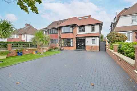 undefined, Kent Avenue, Ealing, London, W13