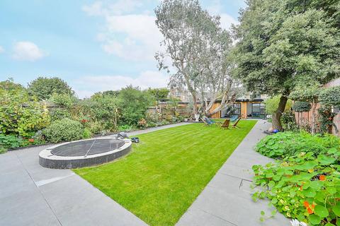 undefined, Kent Avenue, Ealing, London, W13