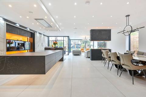 undefined, Kent Avenue, Ealing, London, W13