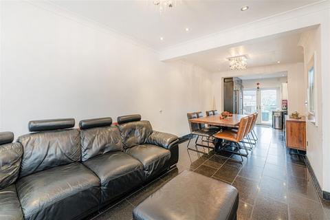 undefined, Durants Park Avenue, Enfield