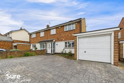 3 bedroom semi-detached house to rent, Alldicks Road, Hemel Hempstead, Hertfordshire, HP3 9JJ