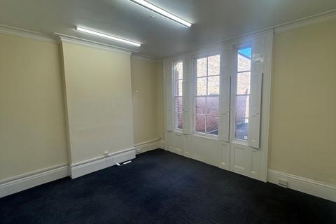 Office to rent, 44 Holly Walk Leamington Spa CV32 4HY