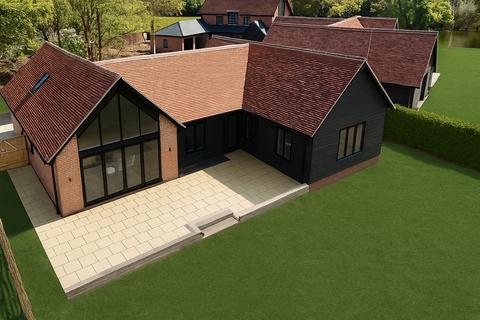 4 bedroom bungalow for sale, Moulsham Green View, Moulsham Thrift, Chelmsford, CM2