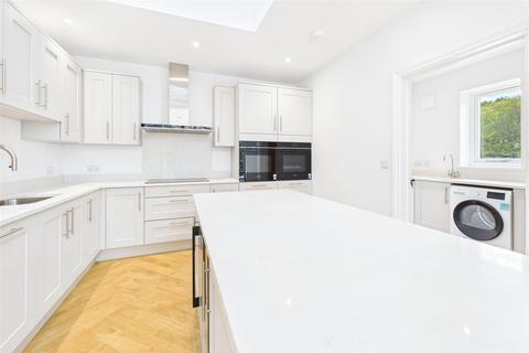 4 bedroom bungalow for sale, Moulsham Green View, Moulsham Thrift, Chelmsford, CM2