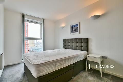 2 bedroom flat to rent, Skyline Central 2, 49 Goulden Street, Manchester, M4