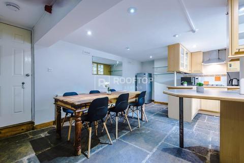 6 bedroom house to rent, Consort Terrace, Leeds LS3