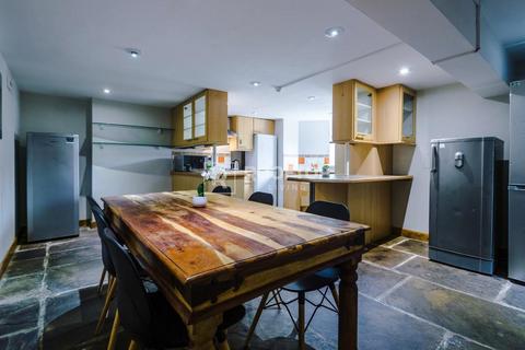 undefined, Consort Terrace, Leeds LS3