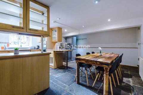 undefined, Consort Terrace, Leeds LS3