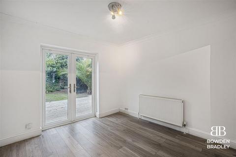 26 Penrith Road, Ilford, IG6 3DB