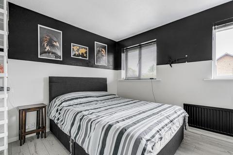 2 bedroom terraced house for sale, Kingfisher Way, Bicester, OX26