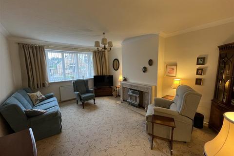 2 bedroom semi-detached bungalow for sale, Markfield Avenue, Bradford BD12
