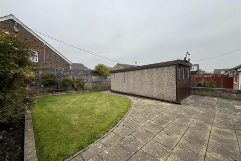 2 bedroom semi-detached bungalow for sale, Markfield Avenue, Bradford BD12