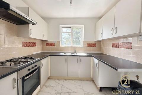 2 bedroom maisonette for sale, Munster Avenue, London, Hounslow, Greater London, TW4 5BJ