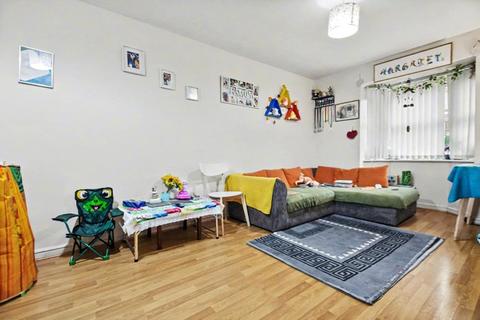2 bedroom apartment for sale, Whitehall Green, Leeds, West Yorkshire