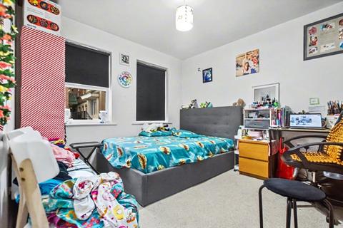 2 bedroom apartment for sale, Whitehall Green, Leeds, West Yorkshire