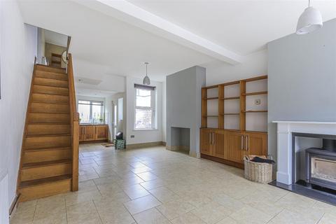 18 Meadow Street, Cardiff, CF11 9PY