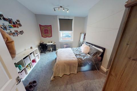 2 bedroom flat to rent, Victoria Road, Leeds LS6