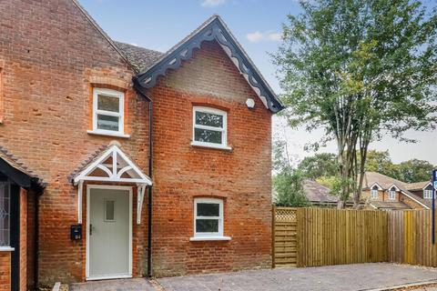 2 bedroom semi-detached house for sale, Lakes Lane, Beaconsfield, HP9
