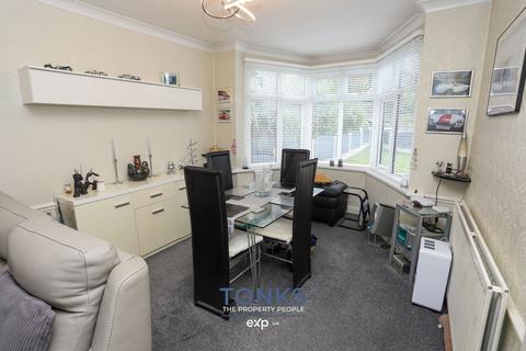 4 bedroom semi-detached house for sale, Kingsway, Oldbury B68