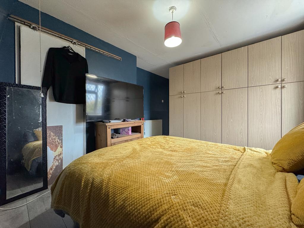 Bed 1 (2)