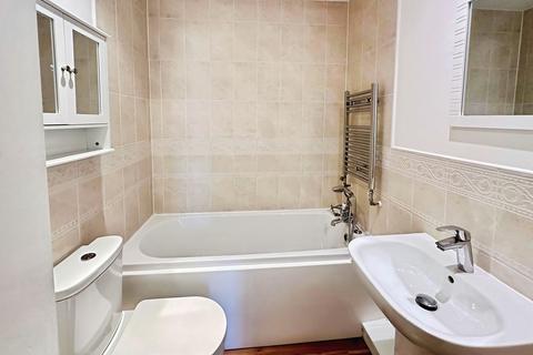 41 Bishopfields Drive, York, YO26 4WN