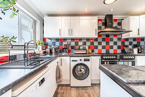 9 Castleford Close, Beddau, Pontypridd, CF38 2RW